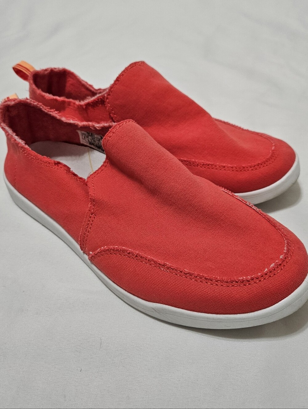 Vionic Beach Malibu Womens Size 8 Shoes Salmon White Slip On Low Casual Sneakers